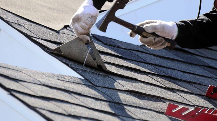 Professional gutter cleaning in Phoenix, AZ